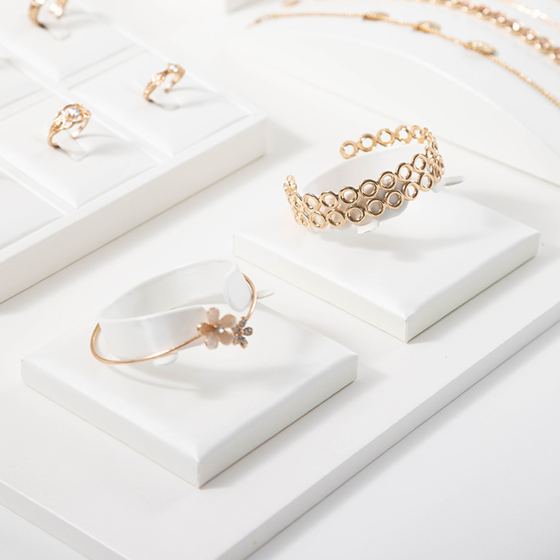 Colgante de cuero blanco, coll - Body Jewelry Display Ideas reseña y precio